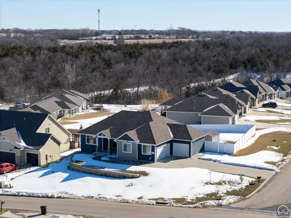 5715 SW 55th St, Topeka, KS 66610