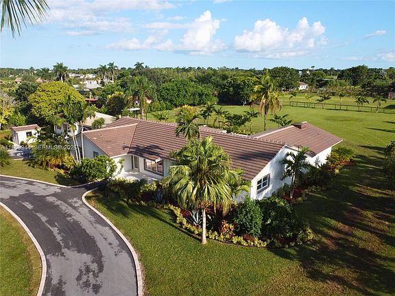 3rd image of 16490 SW 244th St