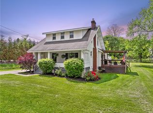 111 Fern Hollow Rd, Coraopolis, PA 15108