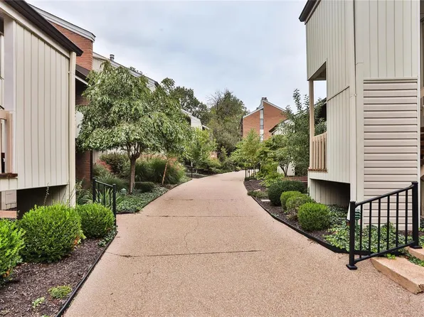 641 Coeur De Royale Dr APT D, Saint Louis, MO 63141