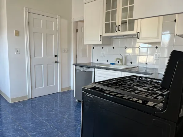 15 Clarence St #3, Everett, MA 02149