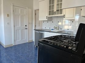 15 Clarence St, Everett, MA