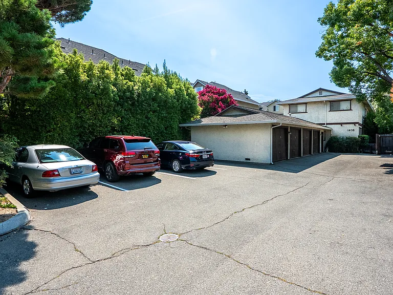 1408 W Latimer Ave #1 — Photo 23