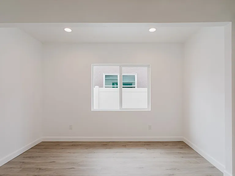 18308 Gresham St — Photo 20