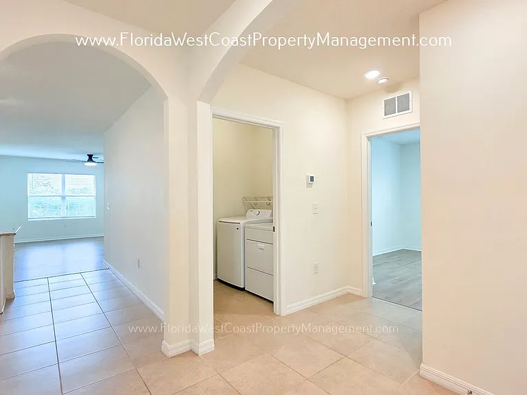 2836 Greenleaf Ter — Photo 36