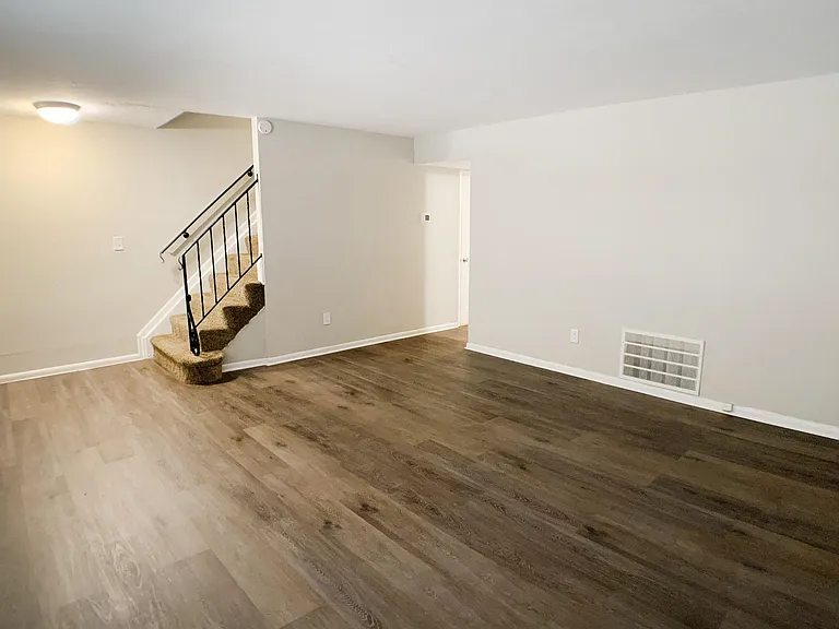 Revere Village Apartments — Photo 43