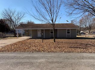 901 3rd Ave SW, Gravette, AR 72736