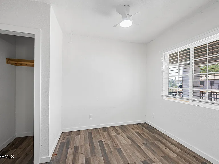 22 E Riverside St — Photo 14