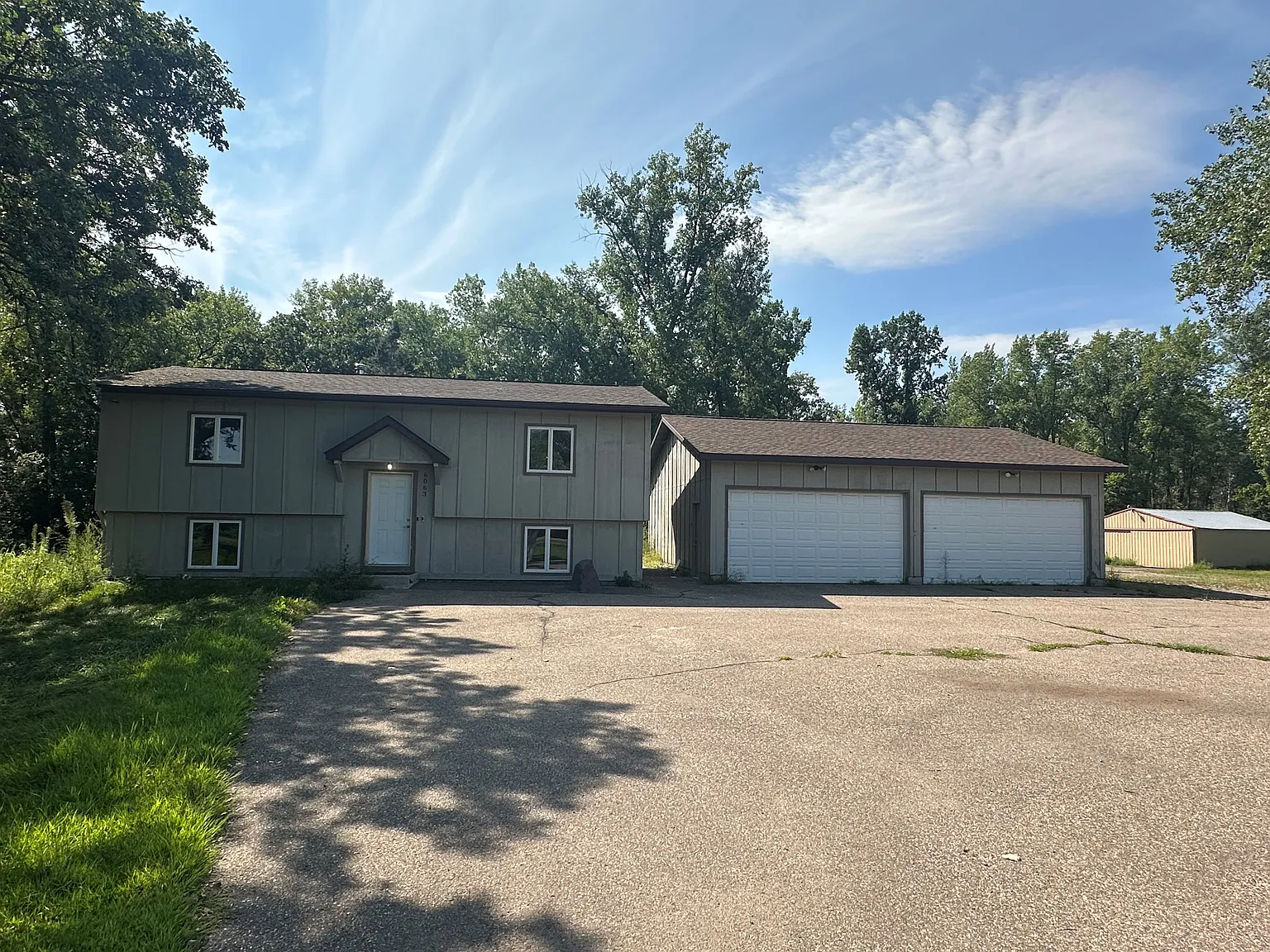 2 bed, 975 sqft, $1,800 — Photo 1