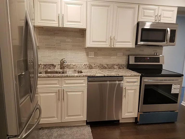 2403 S Goebbert Rd #F101 — Photo 10