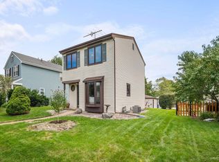 1006 Geneva Dr, Geneva, IL 60134