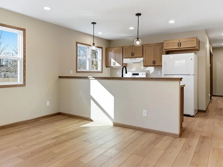 313 E Martin St #1 — Photo 6