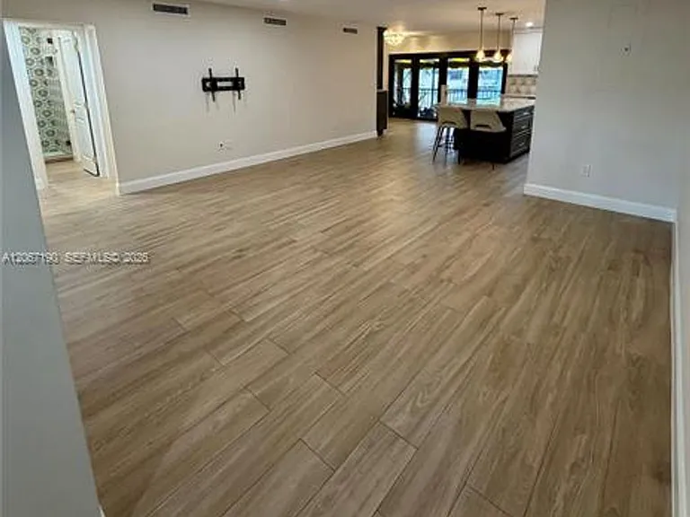 16022 Kilmarnock Dr #Townhouse 16022 — Photo 5