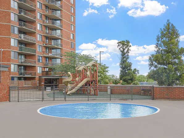 426 Harmon Cove Tower image 12 of 18