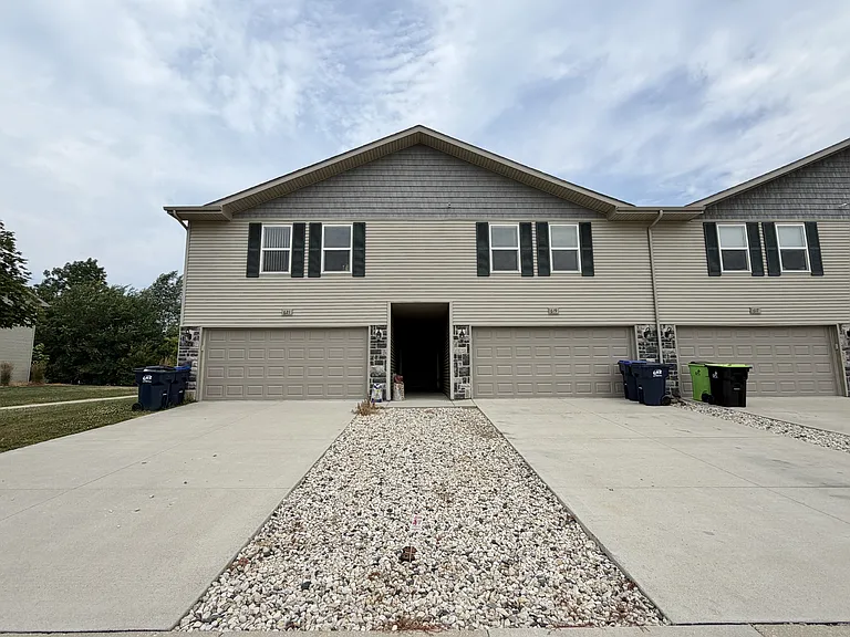 619 McKay Way — Photo 1
