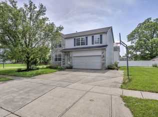 209 Isaac Tharp St, Pataskala, OH 43062