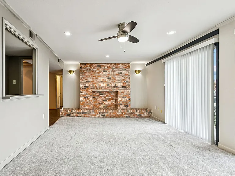 309 Opal St — Photo 3