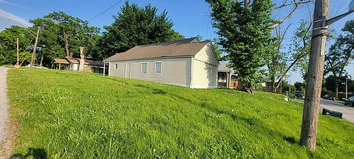 4449 N Jackson Ave — Photo 1