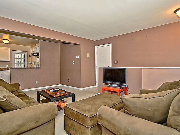 4th image of 1409 E Abingdon #1