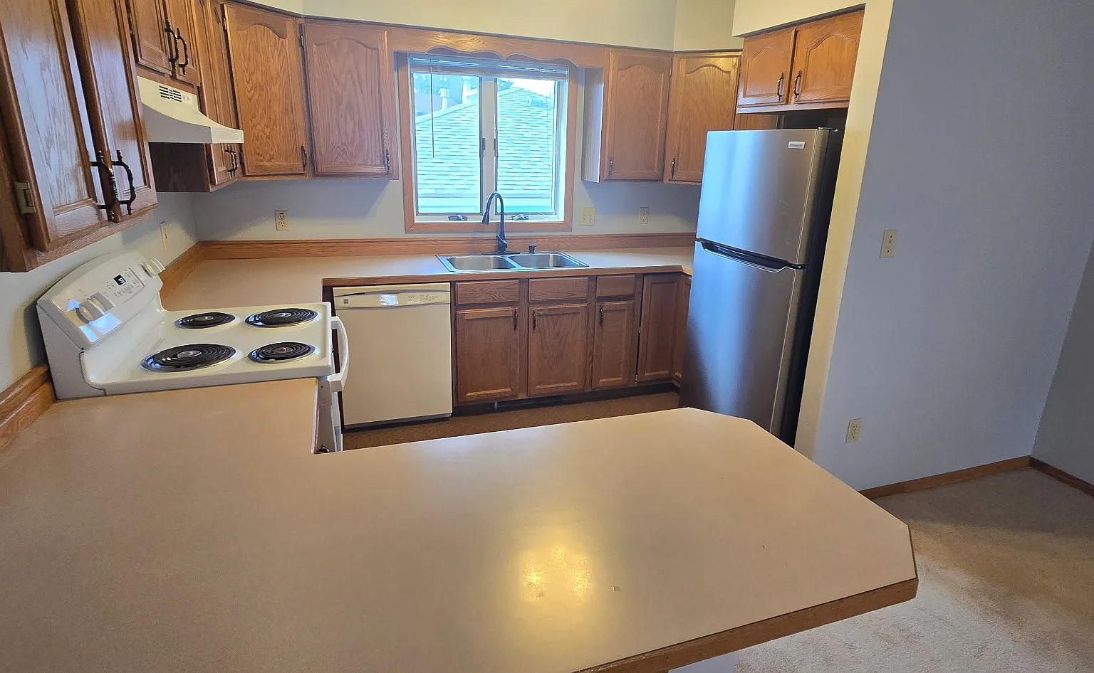 2 bed, 900 sqft, $1,250 — Photo 2