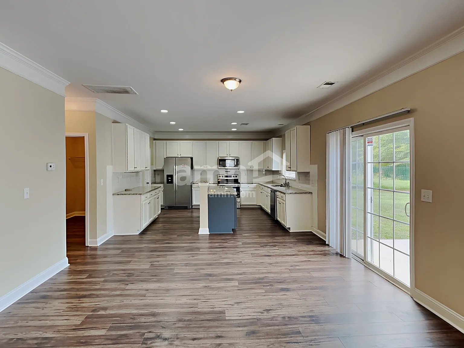4 bed, 2.5 bath, 2948 sqft, $2,780 — Photo 4