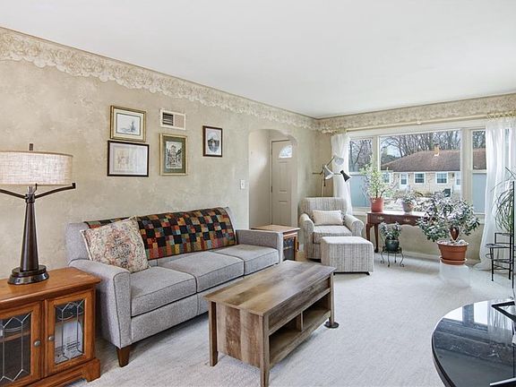 5th image of 652 Ripley Avenue