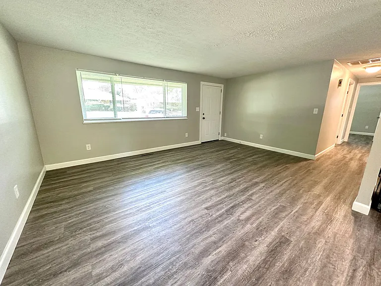 4408 Lesher Dr — Photo 4