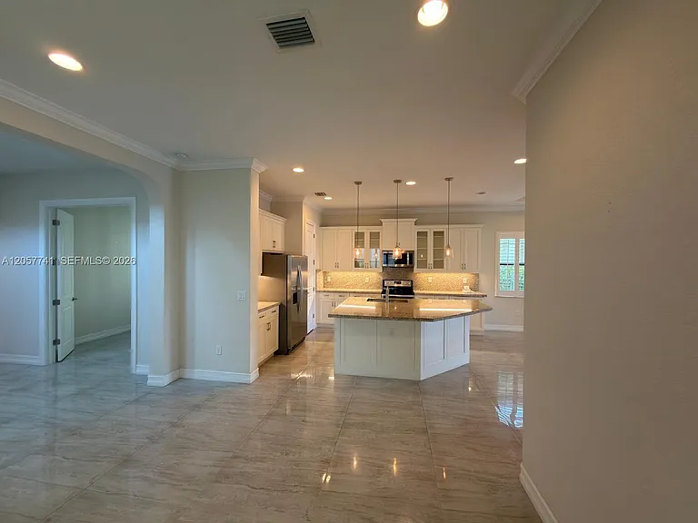 455 SW 113th Ln #455 — Photo 4