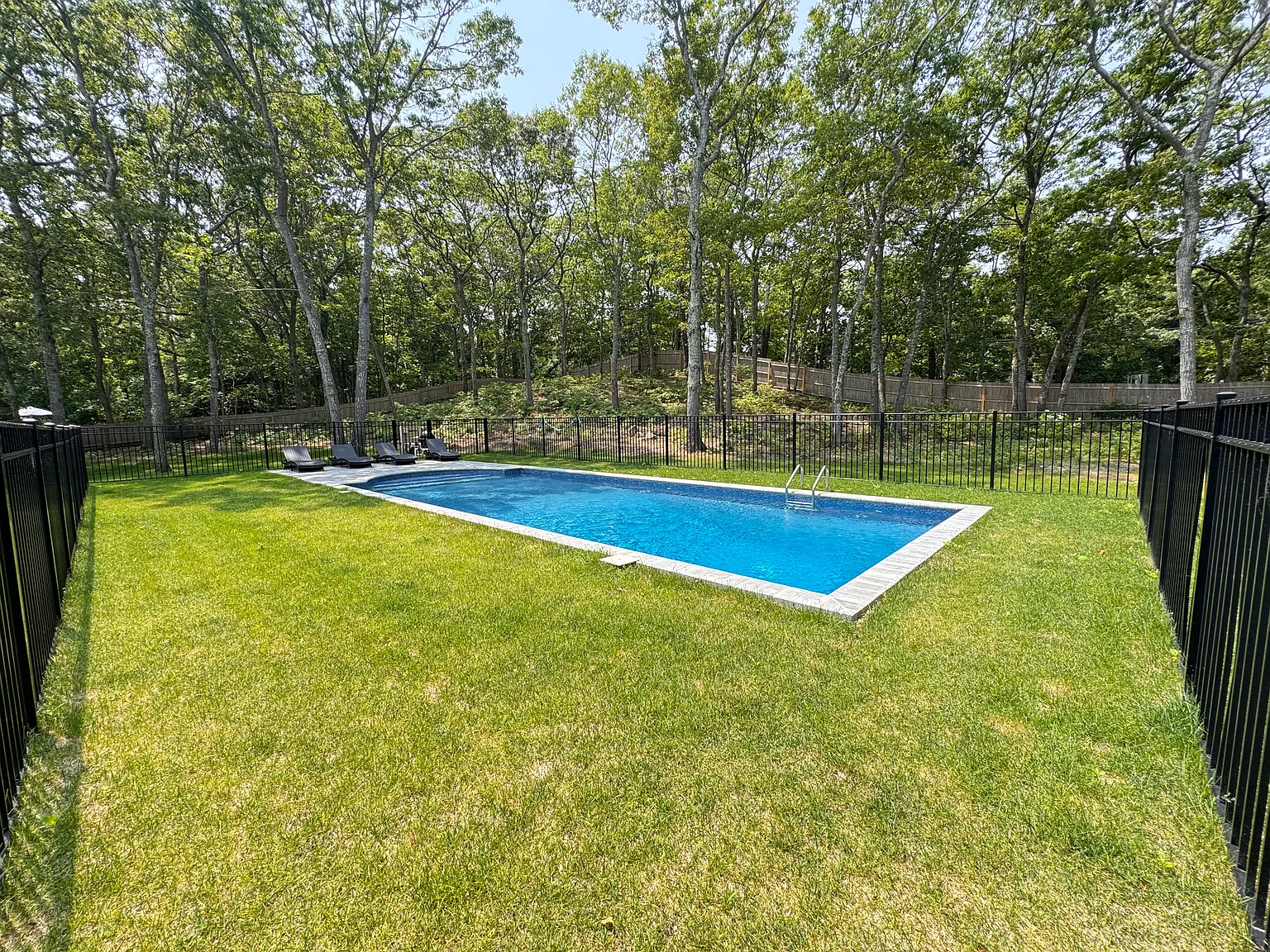 Year Round living in The Hamptons! — Photo 4