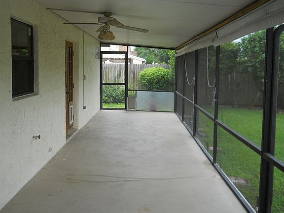 Large Screened in Patio