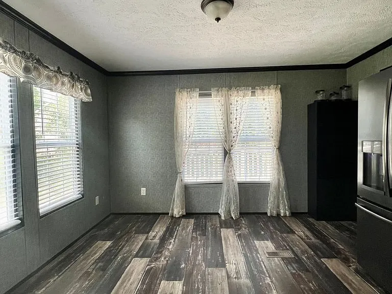 19310 Gourdon Ln — Photo 8