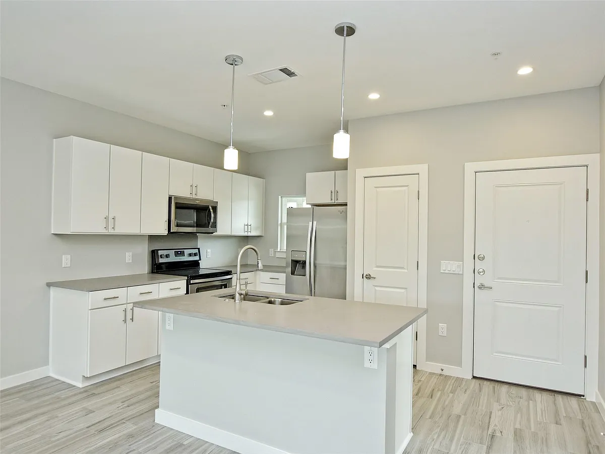 Building Photo - 102 Blue Ridge Trl #5