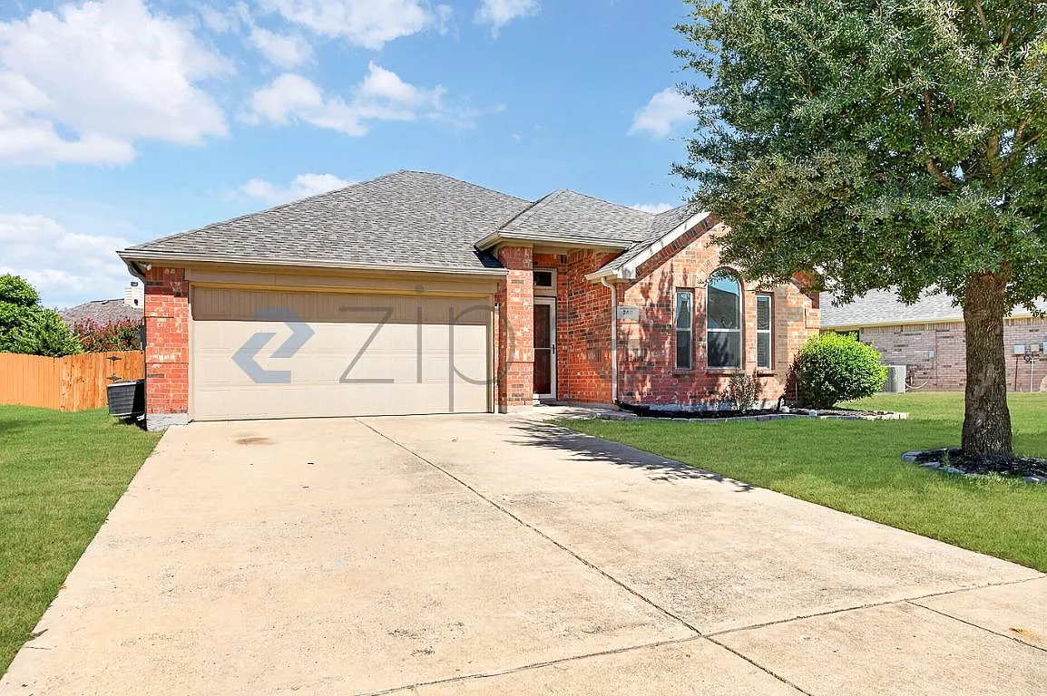 3 bed, 1505 sqft, $1,975 — Photo 1