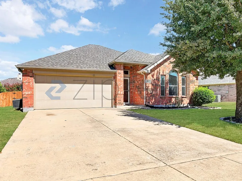 740 W Bend Blvd