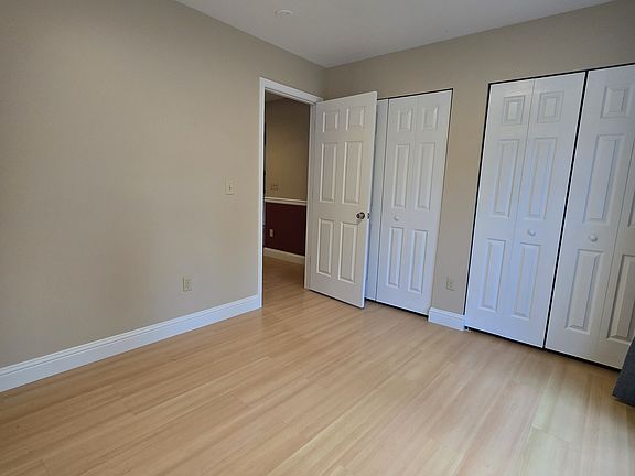 2nd image of 833 S 112th St