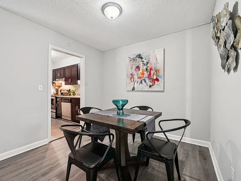 The Onyx Hoover Apartments — Photo 18