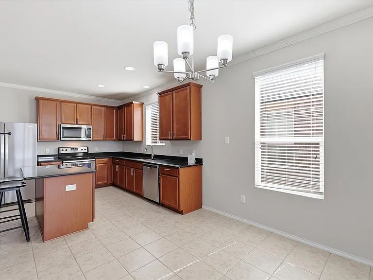 3116 Layla Creek Dr — Photo 8