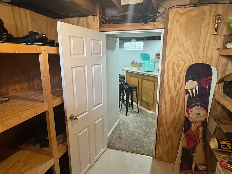 1642 Oxford Rd — Photo 21