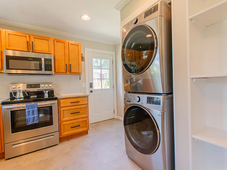 1031 Dell Ave SE — Photo 15