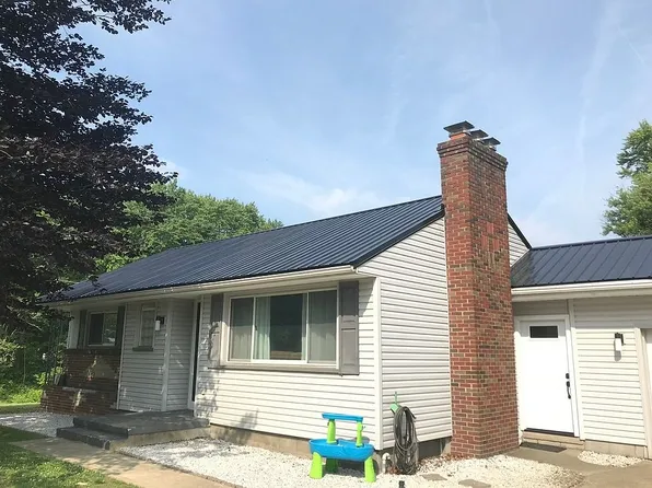 137 Lapin Ln, Pulaski, PA 16143