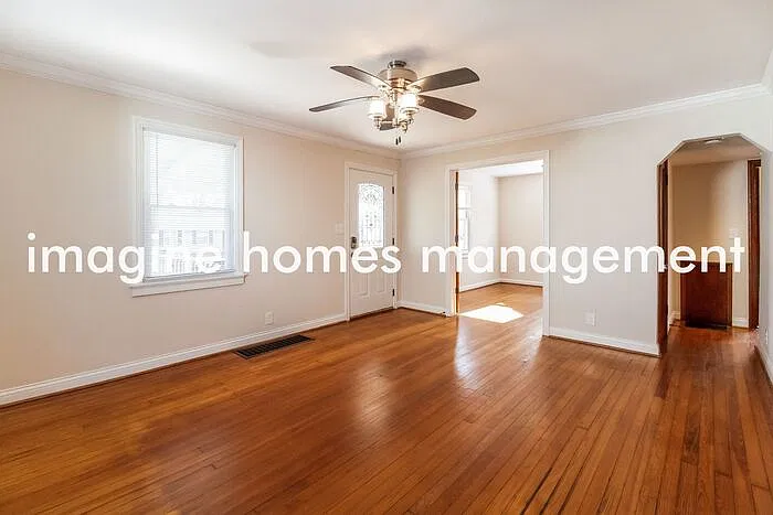 3 bed, 1.5 bath, 1160 sqft, $2,095 — Photo 3