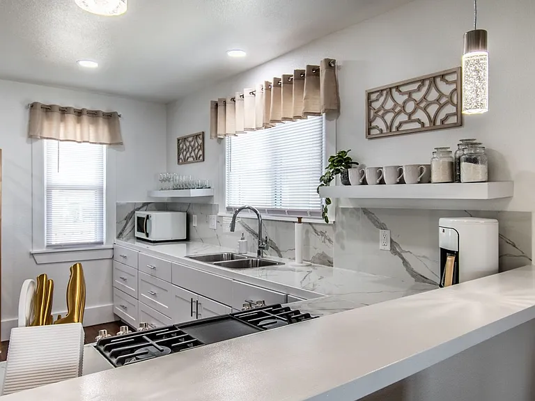 1117 Ocean Dr E #A — Photo 2