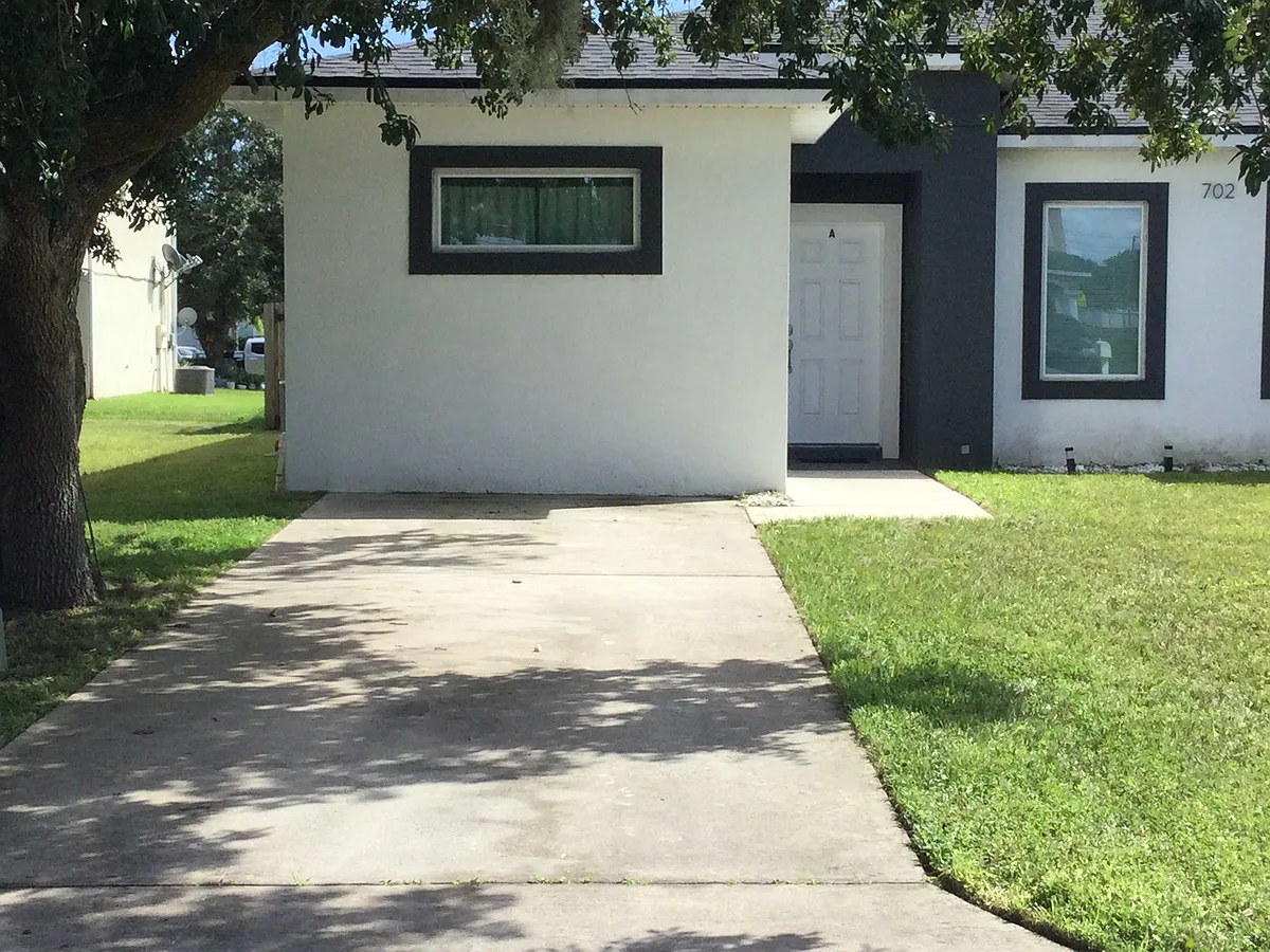 Building Photo - 702 Bluebill Pl #A