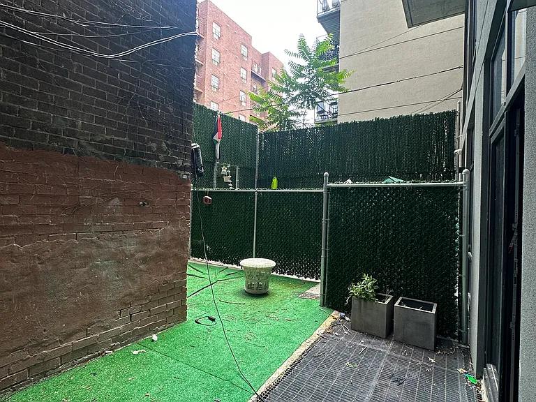 263 Franklin Ave #1A — Photo 9