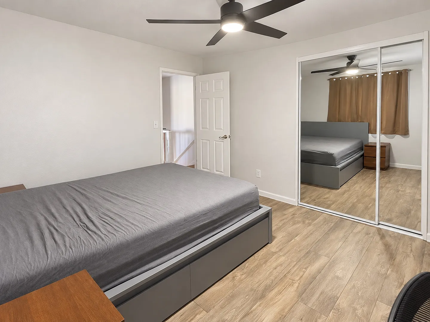 6 bed, 2204 sqft, $900 — Photo 3