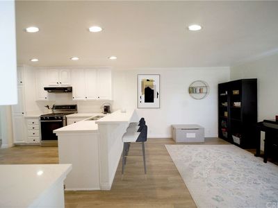 4223 Freedom Dr APT 101, Calabasas, CA, 91302