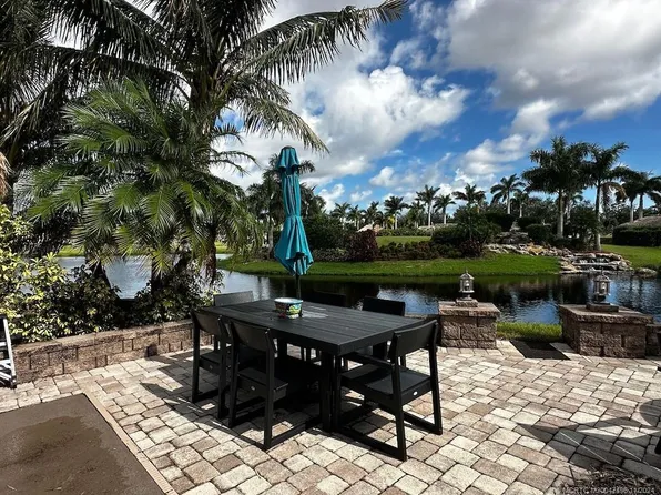 205 NW Hazard Way, Port Saint Lucie, FL 34986