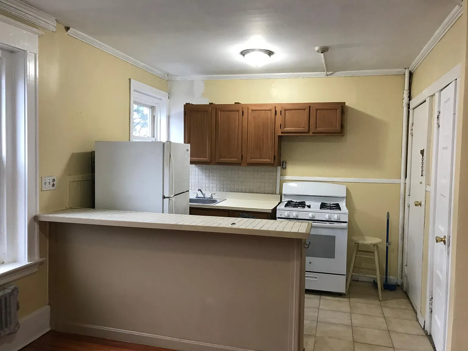 2 bed, 1.5 bath, 1200 sqft, $2,000 — Photo 2