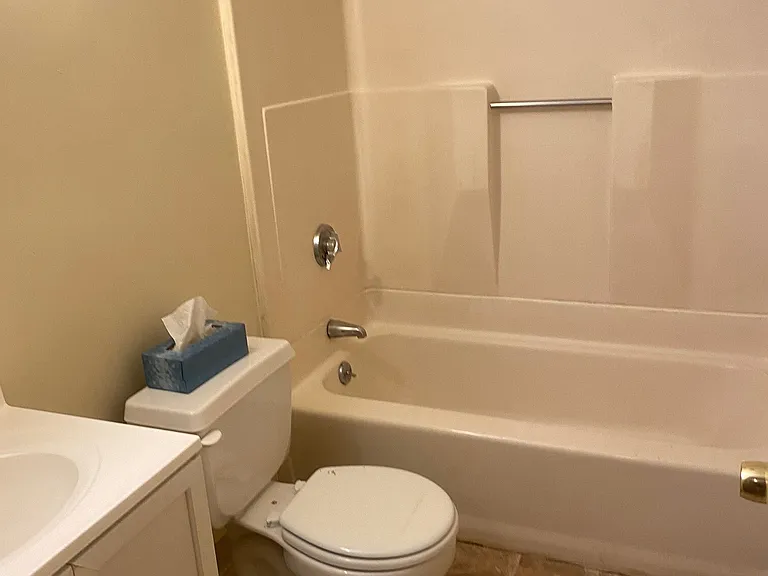 435 Hanover St #4 — Photo 13