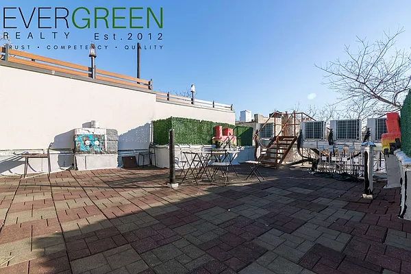 Rented by Evergreen Apartments BK | media 13